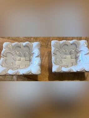 Set of 2 White Glazed Pottery Fleur de Lis Dip Mud Pie Snack Trinket Dishes